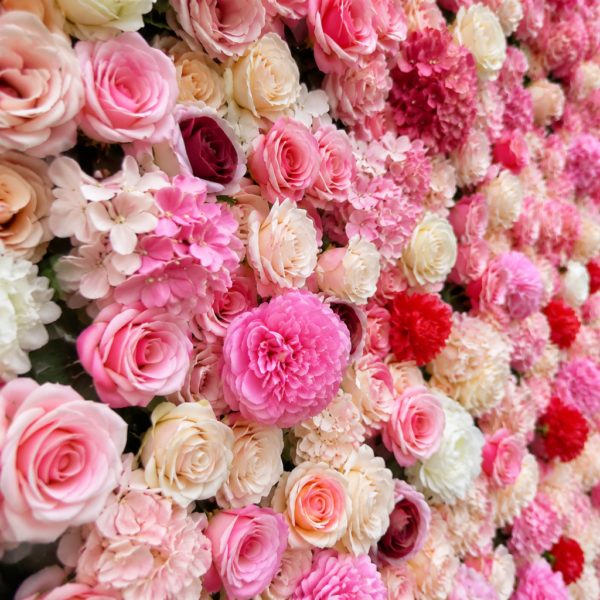 pink-red-ombre-flower-wall-03.webp