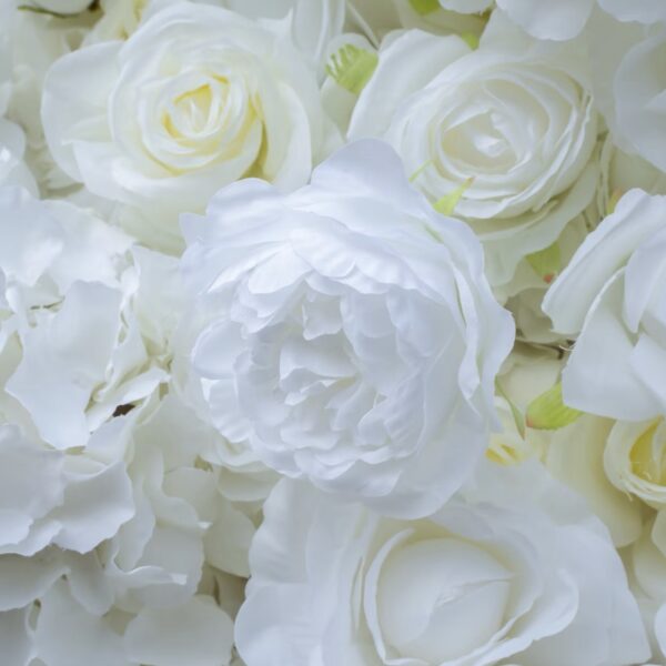 white-flower-wall-wedding-ceremony-07.webp
